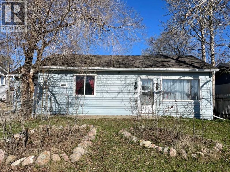 10104 99 Street, High Level, Alberta, T0H1Z0, High Level, Alberta — photo 1 of 5