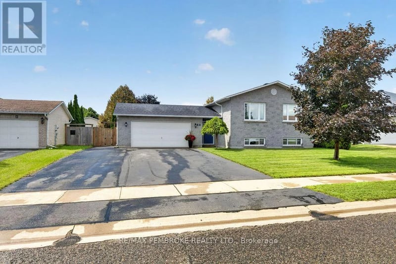 3 Winfield Street, Petawawa, Ontario, K8H0A1, Petawawa, Ontario — photo 1 of 5