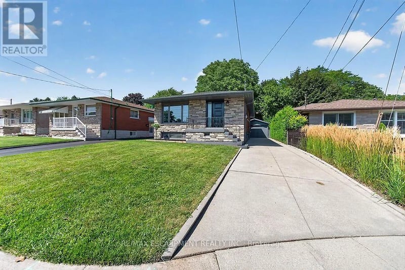 26 PARKLANDS Drive, Hamilton (Rosedale), Ontario, L8K4W7, Hamilton (Rosedale), Ontario — photo 1 of 5