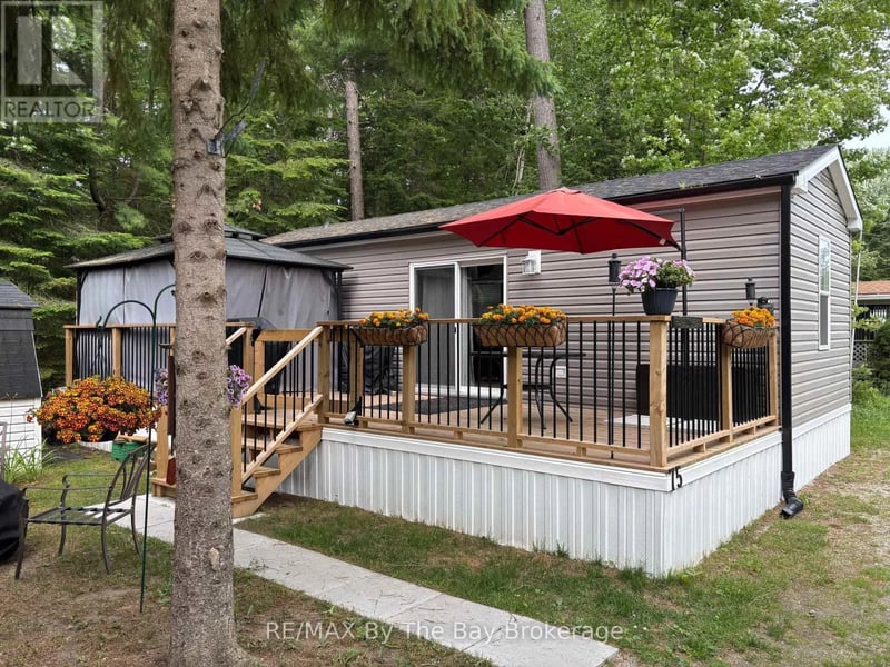 #75 85 THEME PARK Drive, Wasaga Beach, Ontario, L9Z1X7, Wasaga Beach, Ontario — photo 1 of 5