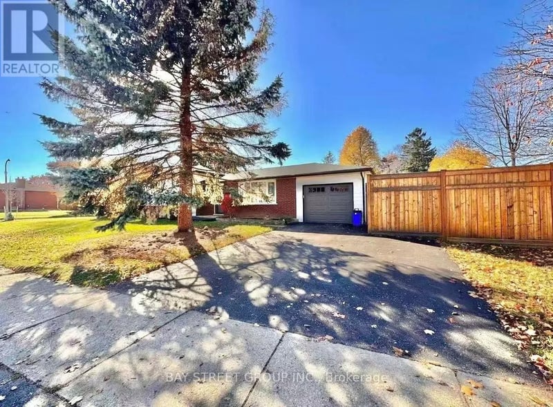 49 Howland Drive, Kitchener, Ontario, N2E1G4, Kitchener, Ontario — photo 1 of 5