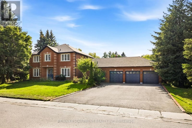6 Willow Crescent, Mono, Ontario, L9W6L4, Mono, Ontario — photo 1 of 5