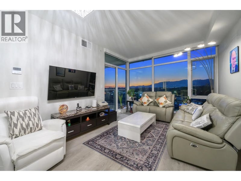 #1207 1788 GILMORE Avenue, Burnaby, British Columbia, V5C0L5, Burnaby, British Columbia — photo 1 of 5