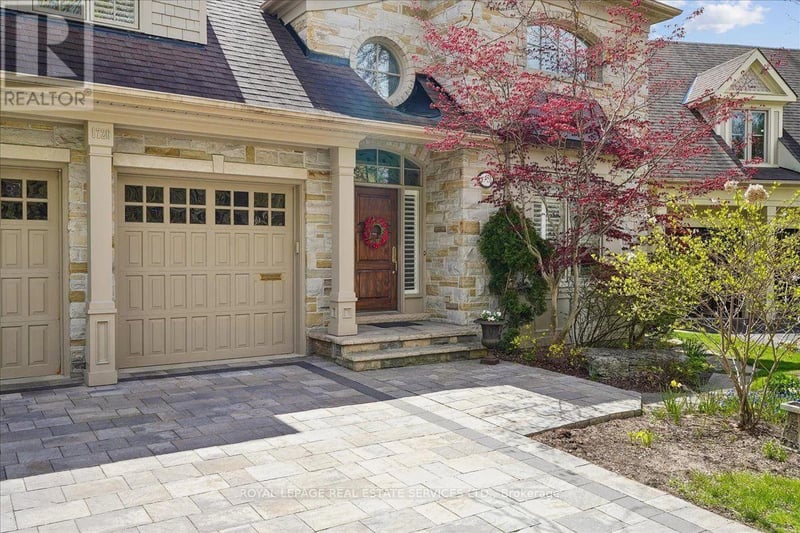 1726 The Pines, Mississauga (Clarkson), Ontario, L5J4V5, Mississauga (Clarkson), Ontario — photo 1 of 5