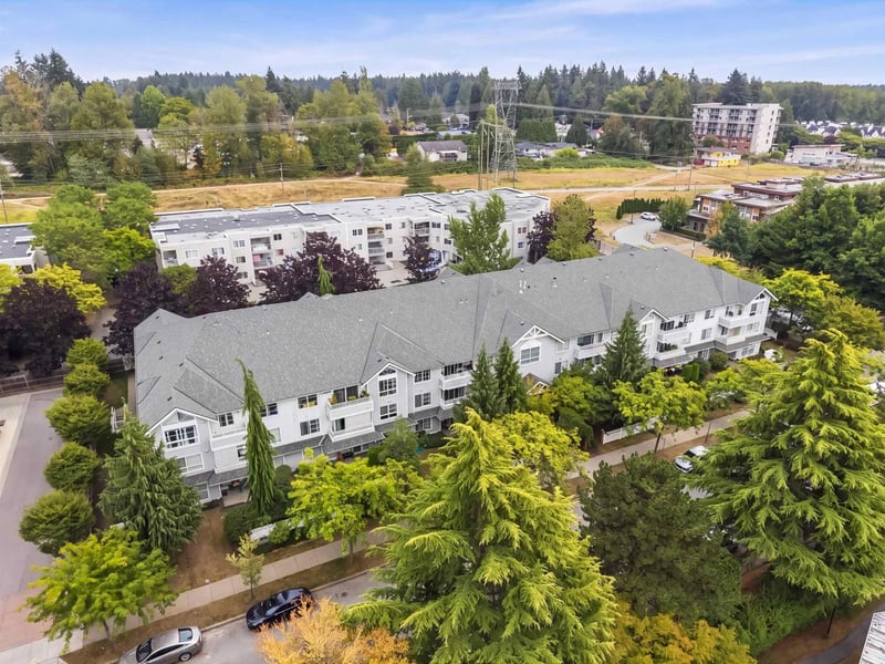 #303 10130 139 Street, Surrey, British Columbia, V3T4L4, Surrey, British Columbia — photo 1 of 5