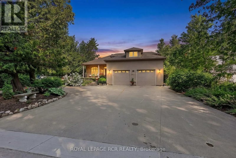 1068 Shore Lane, Wasaga Beach, Ontario, L9Z2A1, Wasaga Beach, Ontario — photo 1 of 5