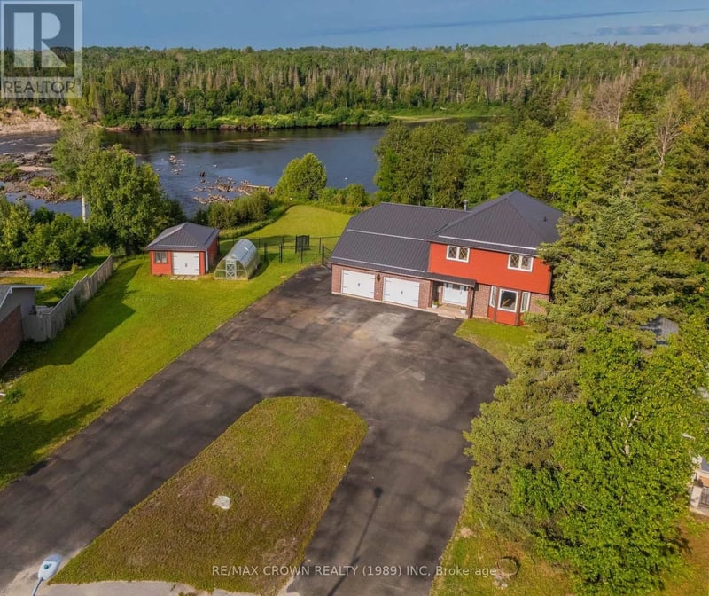 64 Kimberly Drive, Kapuskasing, Ontario, P5N1L6, Kapuskasing, Ontario — photo 1 of 5
