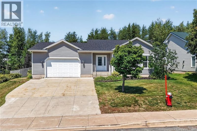 31 Xavier Avenue, Moncton, New Brunswick, E1A6J8, Moncton, New Brunswick — photo 1 of 5