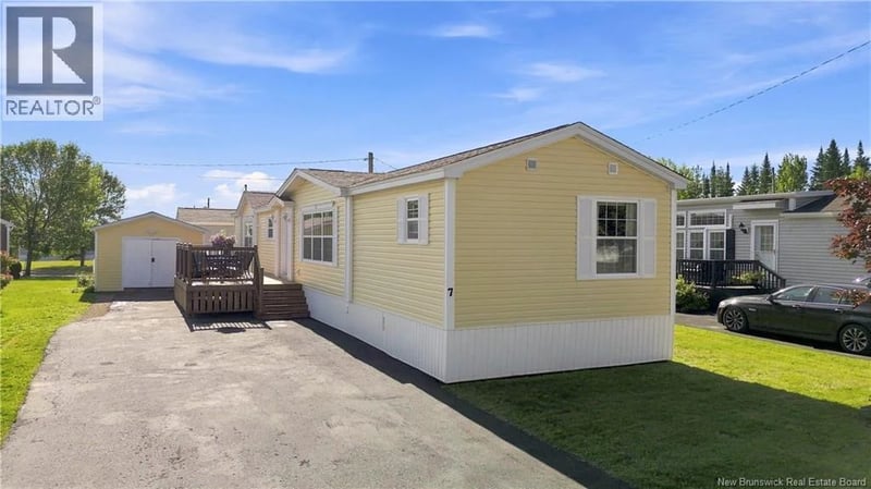 7 Stewart Street, Fredericton, New Brunswick, E3G3V4, Fredericton, New Brunswick — photo 1 of 5