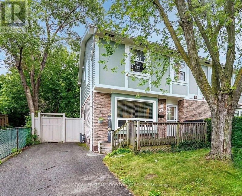 37 Salisbury Circle, Brampton (Brampton North), Ontario, L6V2Z4, Brampton (Brampton North), Ontario — photo 1 of 5