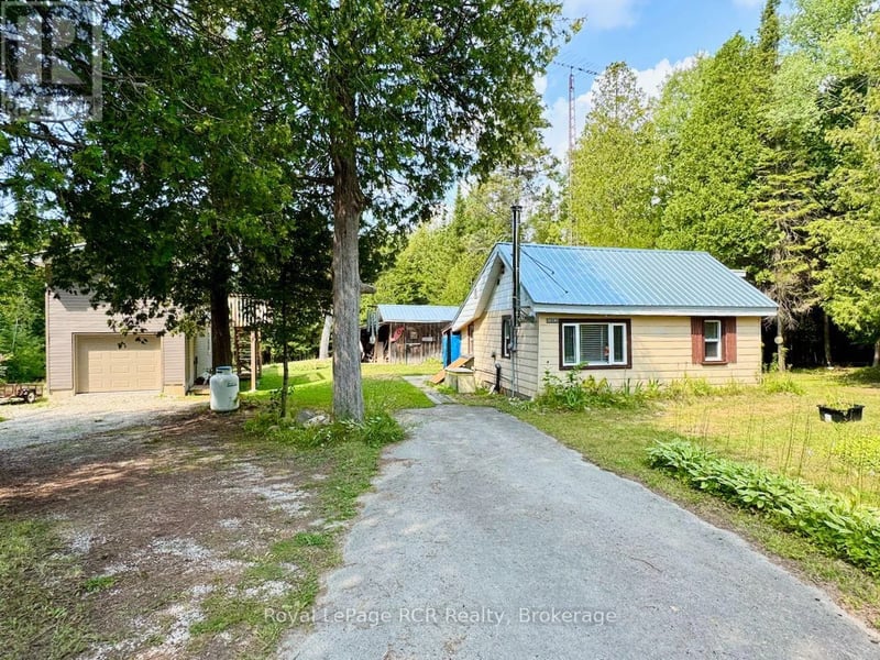 568 Stokes Bay Road, Northern Bruce Peninsula, Ontario, N0H1W0, Northern Bruce Peninsula, Ontario — photo 1 of 5