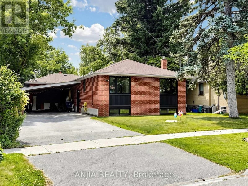 8 Applefield Drive, Toronto (Bendale), Ontario, M1P3X9, Toronto (Bendale), Ontario — photo 1 of 5