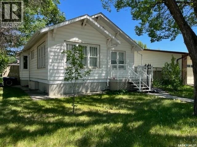 394 2nd STREET, Shaunavon, Saskatchewan, S0N2M0, Shaunavon, Saskatchewan — photo 1 of 5