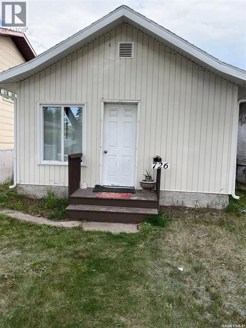 726 M AVENUE S, Saskatoon, Saskatchewan, S7M2L4, Saskatoon, Saskatchewan — photo 1 of 5