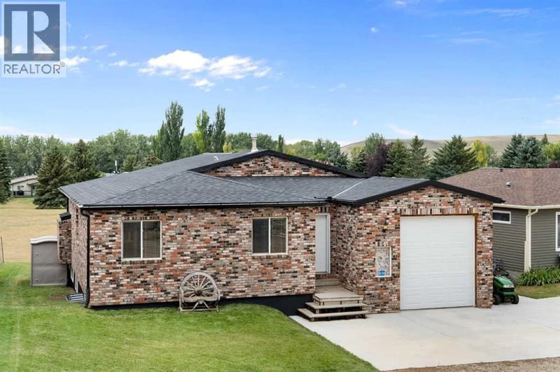 436 Sunset Drive, Rural Vulcan County, Alberta, T0L0G0, Rural Vulcan County, Alberta — photo 1 of 5