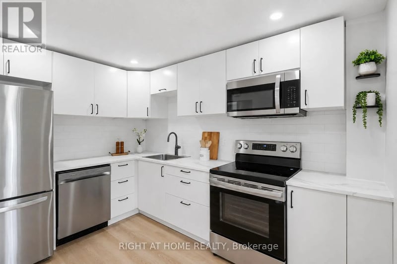 #3 7874 Jeanne D'arc Boulevard, Ottawa, Ontario, K1C2E9, Ottawa, Ontario — photo 1 of 5