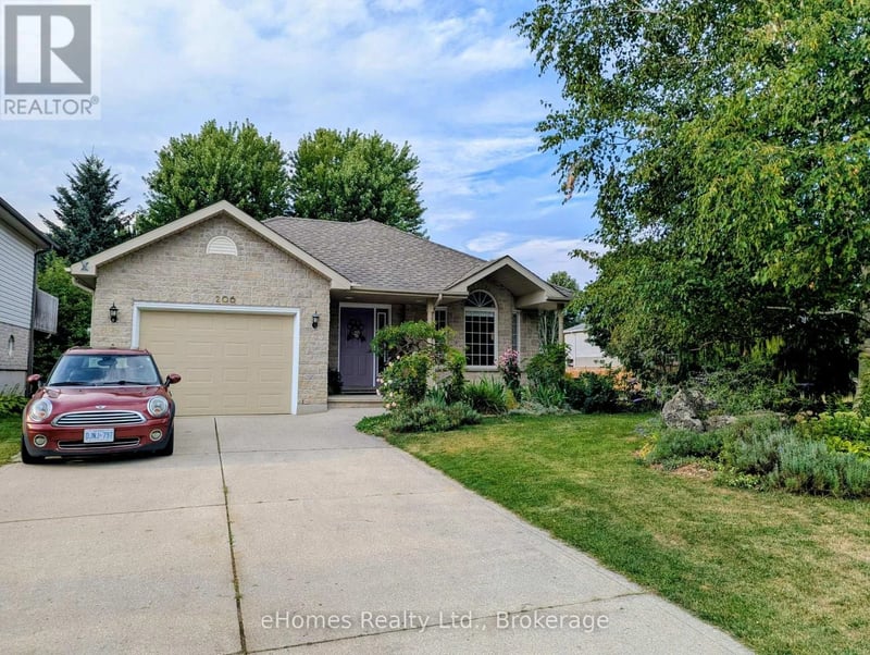 206 2nd A Street West, Owen Sound, Ontario, N4K6X3, Owen Sound, Ontario — photo 1 of 5