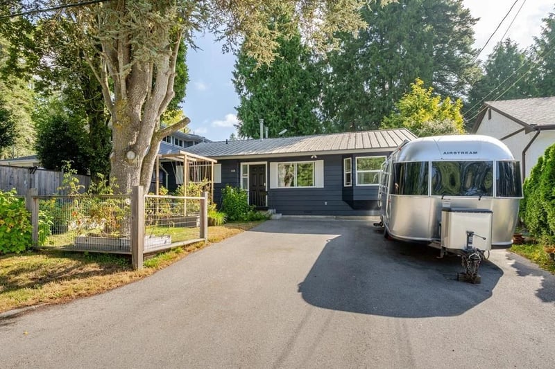 1446 128A Street, Surrey, British Columbia, V4A3X4, Surrey, British Columbia — photo 1 of 5