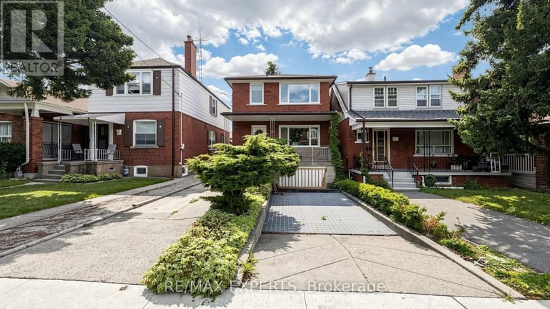 145 Gloucester Grove, Toronto (Oakwood Village), Ontario, M6C2A9, Toronto (Oakwood Village), Ontario — photo 1 of 5