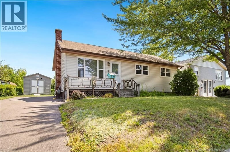 9 First Avenue, Moncton, New Brunswick, E1C7W9, Moncton, New Brunswick — photo 1 of 5