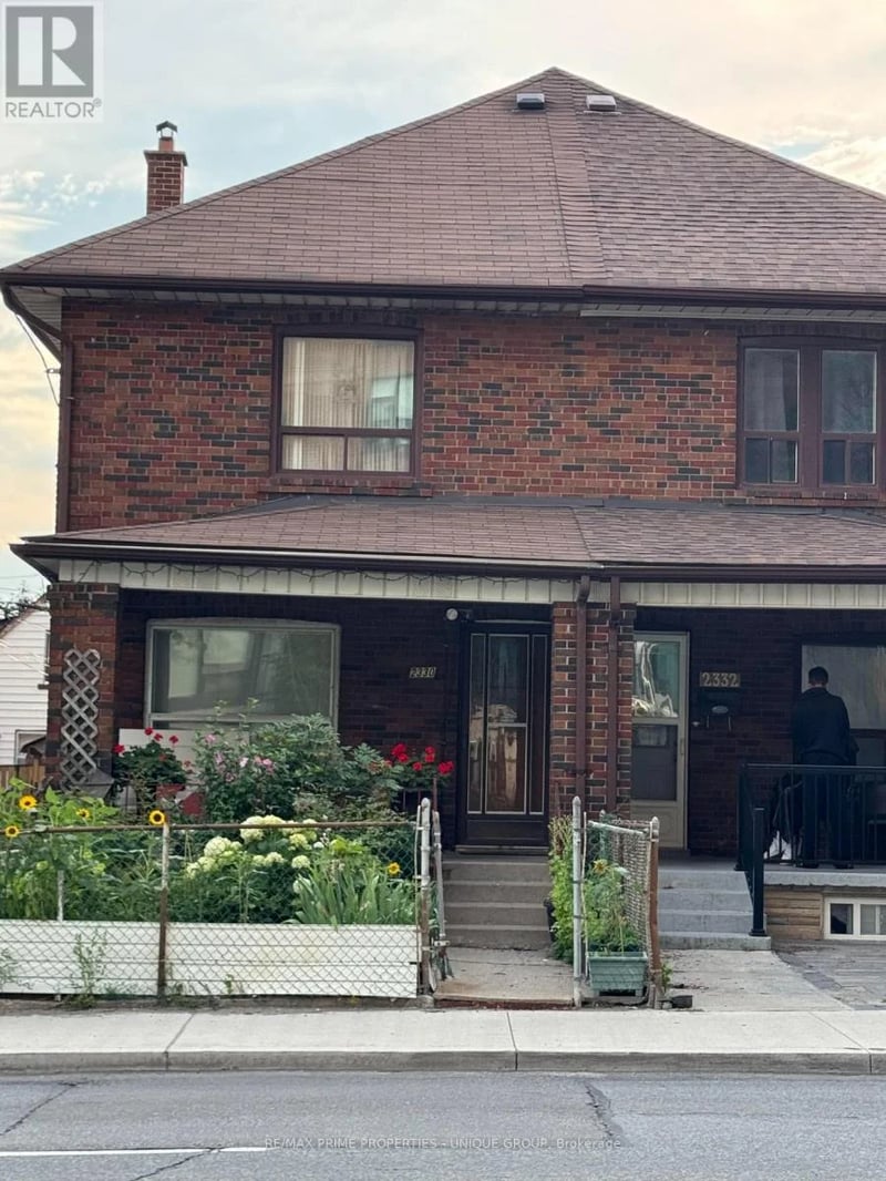 2330 Dufferin Street, Toronto (Caledonia-Fairbank), Ontario, M6E3S4, Toronto (Caledonia-Fairbank), Ontario — photo 1 of 5