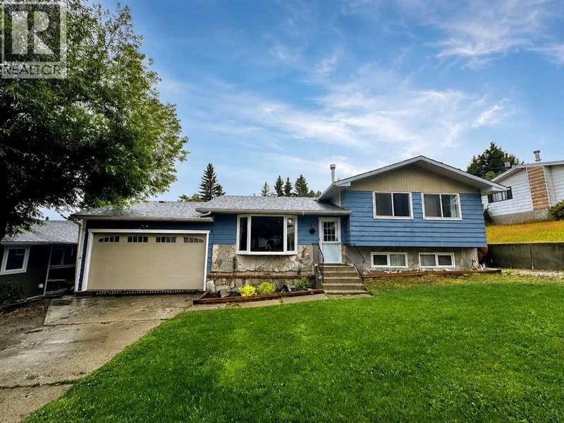 2802 77 Street, Coleman, Alberta, T0K0M0, Coleman, Alberta — photo 1 of 5