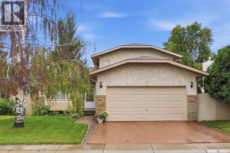 427 Bronson CRESCENT, Saskatoon, Saskatchewan, S7J5E4, Saskatoon, Saskatchewan — photo 1 of 5