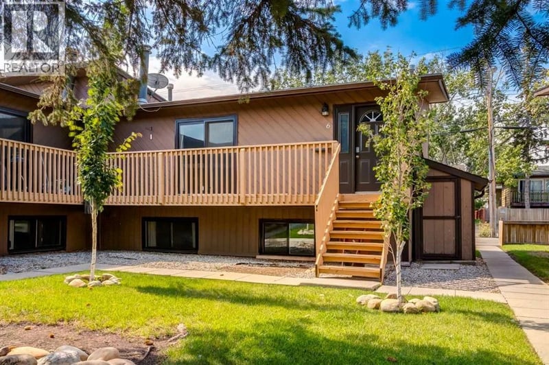 4527 73 Street Northwest, Calgary, Alberta, T3B2M3, Calgary, Alberta — photo 1 of 5