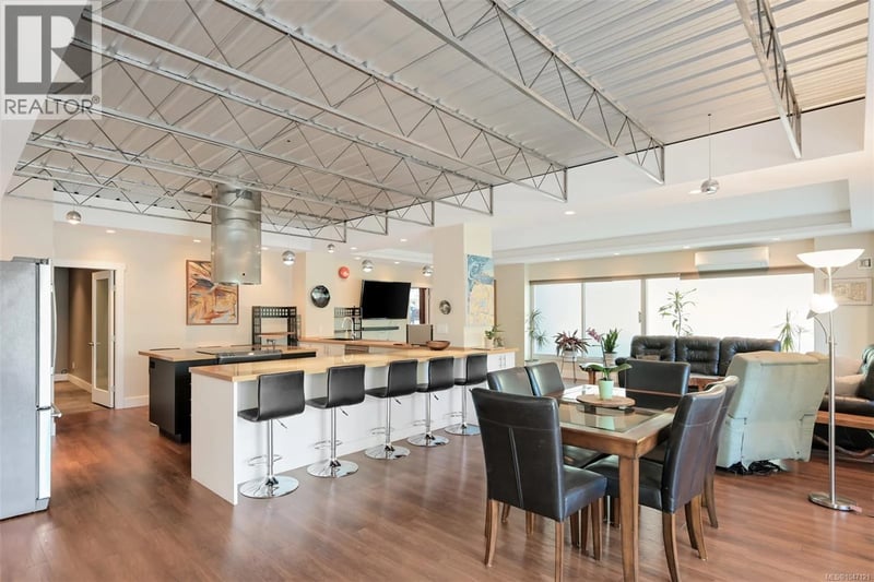 #105 2245 James White Boulevard, Sidney, British Columbia, V8L1Z5, Sidney, British Columbia — photo 1 of 5
