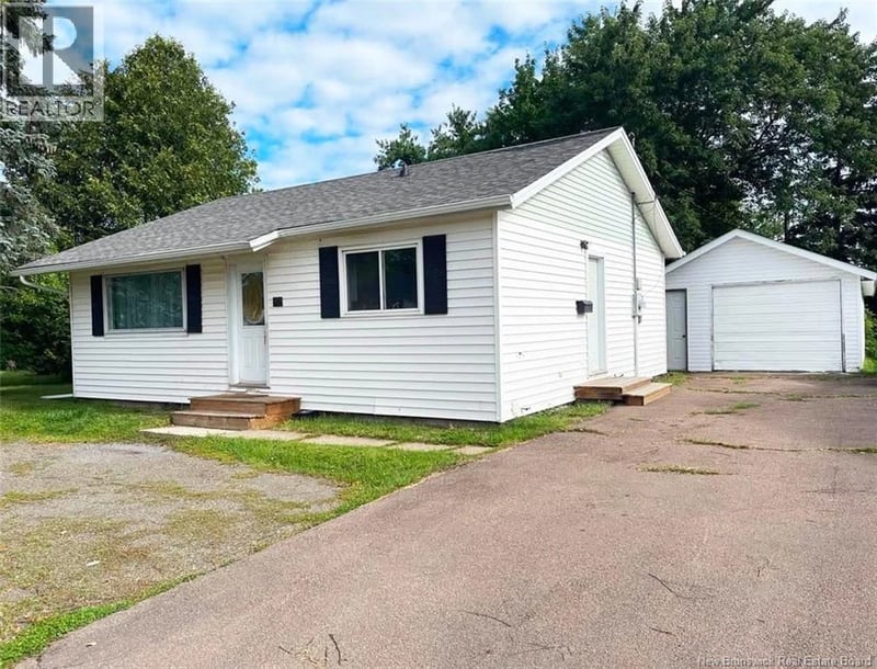 97 Leeside Drive, Moncton, New Brunswick, E1C4L4, Moncton, New Brunswick — photo 1 of 5