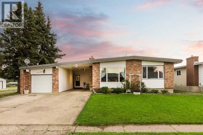 165 200N, Raymond, Alberta, T0K2S0, Raymond, Alberta — photo 1 of 5