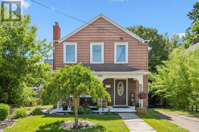 324 Waterloo Avenue, Guelph (Junction/Onward Willow), Ontario, N1H3J8, Guelph (Junction/Onward Willow), Ontario — photo 1 of 5