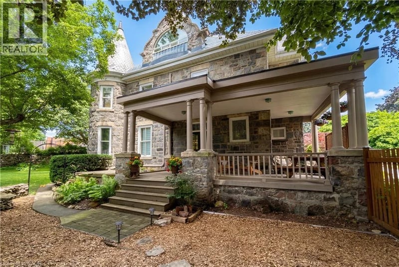 54 BRUCE Street, Cambridge, Ontario, N1R2E3, Cambridge, Ontario — photo 1 of 5