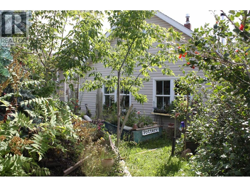 10419 104 Avenue, Fort St. John, British Columbia, V1J2K9, Fort St. John, British Columbia — photo 1 of 5