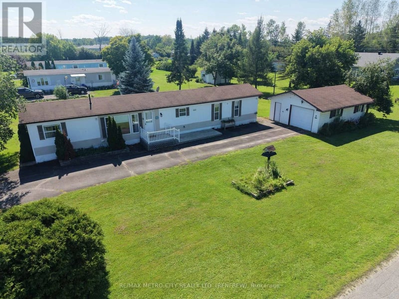 34 SUNSET Lane, Horton, Ontario, K7V0A5, Horton, Ontario — photo 1 of 5