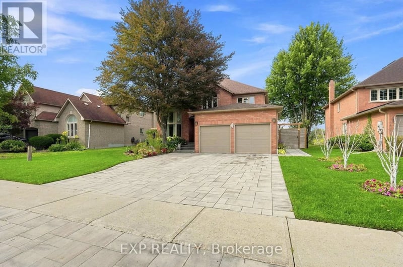 655 Culler Mews, Newmarket (Stonehaven-Wyndham), Ontario, L3X1V8, Newmarket (Stonehaven-Wyndham), Ontario — photo 1 of 5
