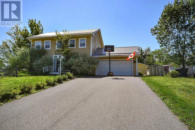 98 Parkside Drive, Valley, Nova Scotia, B6L4A5, Valley, Nova Scotia — photo 1 of 5