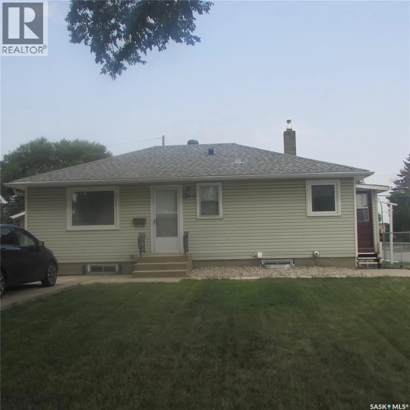1240 10th AVENUE E, Regina, Saskatchewan, S4T4P9, Regina, Saskatchewan — photo 1 of 5