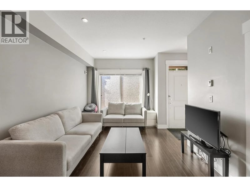 #1 838 ROYAL Avenue, New Westminster, British Columbia, V3M1J9, New Westminster, British Columbia — photo 1 of 5