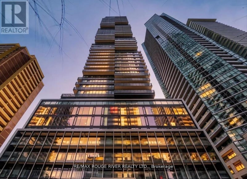 #3808 55 Charles Street East, Toronto (Church-Yonge Corridor), Ontario, M4Y0J1, Toronto (Church-Yonge Corridor), Ontario — photo 1 of 5