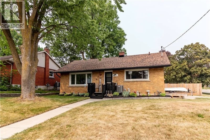 124 DOVER Street, Waterloo, Ontario, N2J1Z6, Waterloo, Ontario — photo 1 of 5