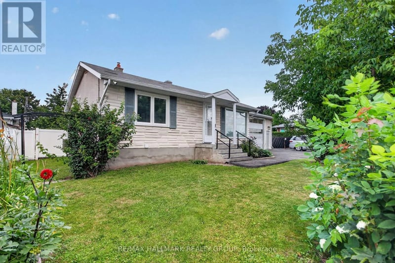 1125 Kenaston Street, Ottawa, Ontario, K1B3P1, Ottawa, Ontario — photo 1 of 5