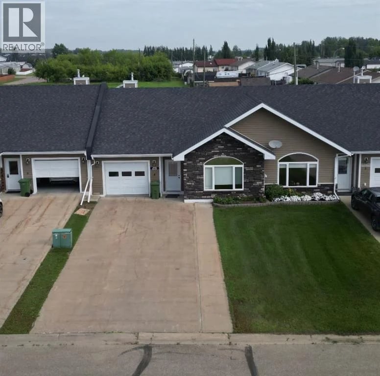 10902 100 Ave Unit 4, La Crete, Alberta, T0H2H0, La Crete, Alberta — photo 1 of 5