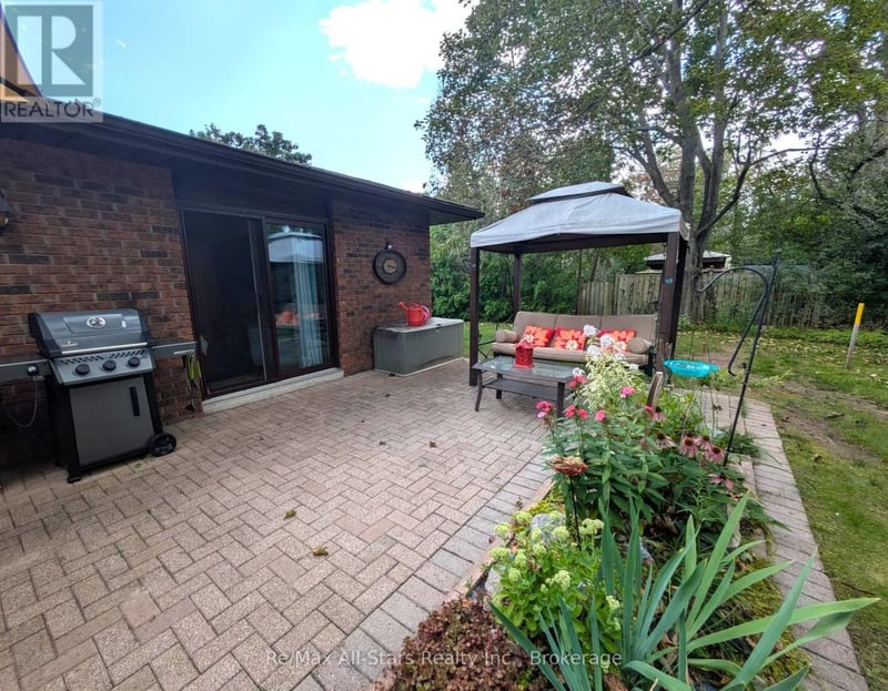 #501 200 East Street South, Kawartha Lakes (Bobcaygeon), Ontario, K0M1A0, Kawartha Lakes (Bobcaygeon), Ontario — photo 1 of 5