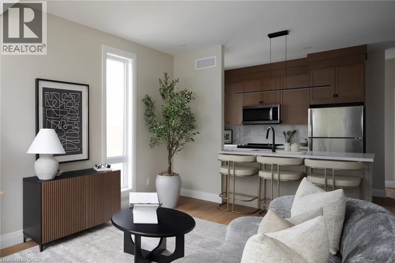 210 HERITAGE Drive, Kitchener, Ontario, N2B0B5, Kitchener, Ontario — photo 1 of 5