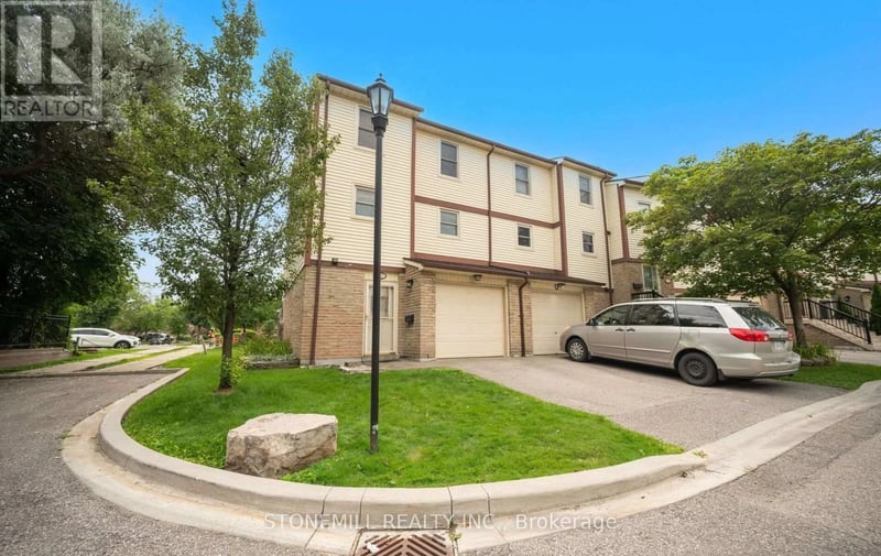 #30 7340 Copenhagen Road, Mississauga (Meadowvale), Ontario, L5N2S5, Mississauga (Meadowvale), Ontario — photo 1 of 5