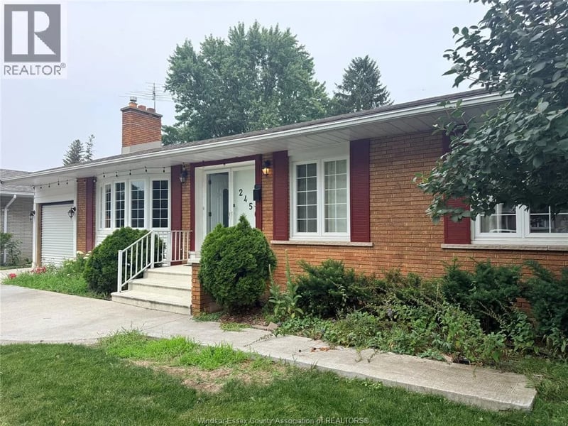 #MAIN FLOOR 2450 ACADEMY Drive, Windsor, Ontario, N9E2G6, Windsor, Ontario — photo 1 of 5
