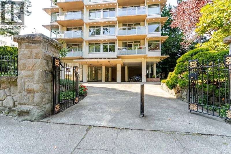 #101 250 Douglas Street, Victoria, British Columbia, V8V2P4, Victoria, British Columbia — photo 1 of 5