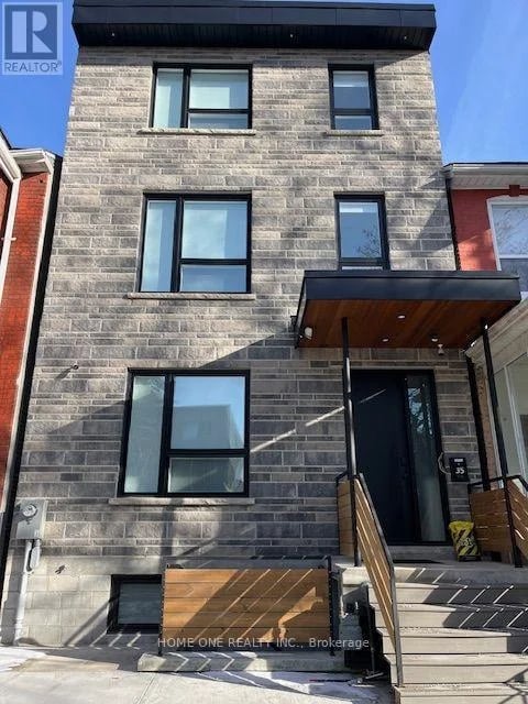 #301 35 Denison Avenue, Toronto (Kensington-Chinatown), Ontario, M5T2M6, Toronto (Kensington-Chinatown), Ontario — photo 1 of 5