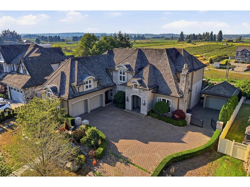 15957 39A Avenue, Surrey, British Columbia, V3Z0Y3, Surrey, British Columbia — photo 1 of 5